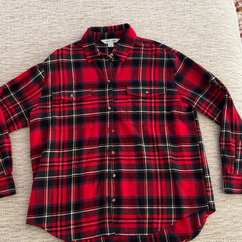 Women’s Old Navy Red and Black Plaid Button-Down Shirt